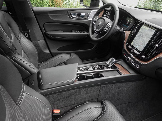 Volvo XC60 2.0 T8 Plug-in hybrid AWD ULTRA Dark (335kW 455PK) FULL OPTION (PANO TREKH) ** 1e EIG - Ex VOLVO ** INFORMEER OOK NAAR ONZE AA