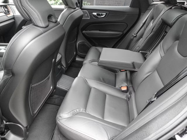 Volvo XC60 2.0 T8 Plug-in hybrid AWD ULTRA Dark (335kW 455PK) FULL OPTION (PANO TREKH) ** 1e EIG - Ex VOLVO ** INFORMEER OOK NAAR ONZE AA