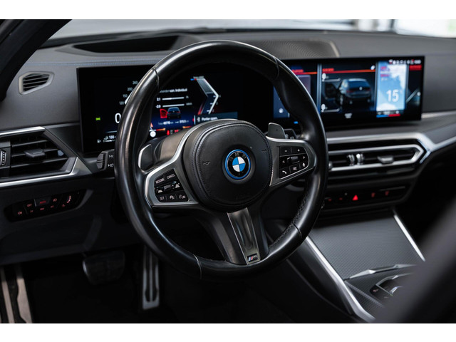 BMW 3 Serie 330e xDrive M Pano CarPlay 18' ACC Leder Camera