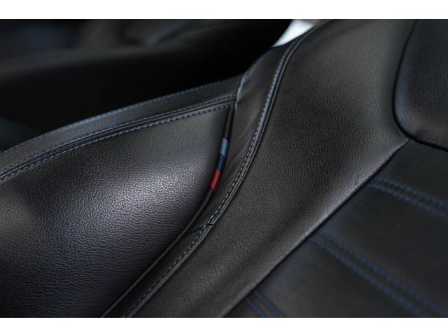 BMW 3 Serie 330e xDrive M Pano CarPlay 18' ACC Leder Camera