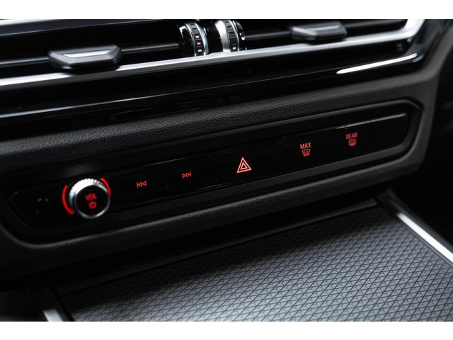 BMW 3 Serie 330e xDrive M Pano CarPlay 18' ACC Leder Camera