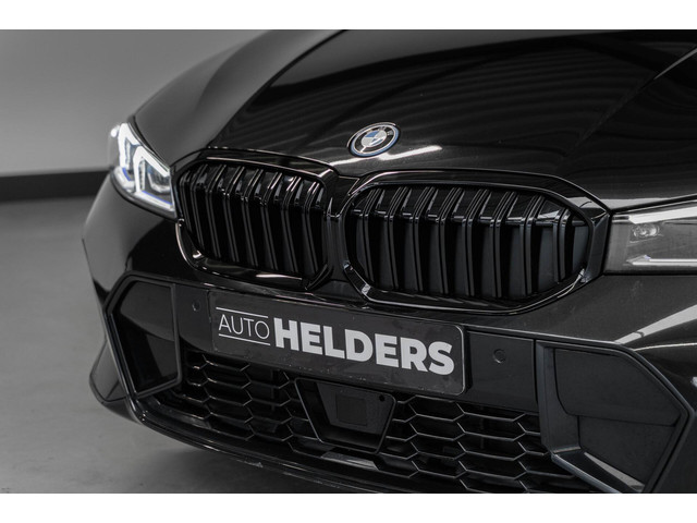BMW 3 Serie 330e xDrive M Pano CarPlay 18' ACC Leder Camera