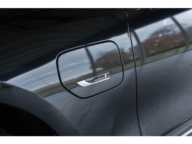 BMW 3 Serie 330e xDrive M Pano CarPlay 18' ACC Leder Camera