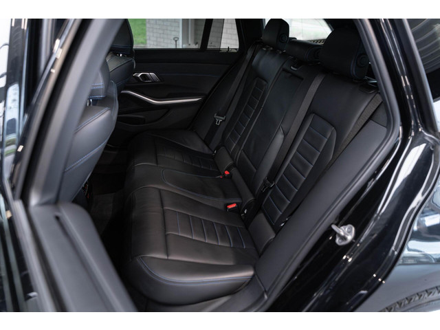 BMW 3 Serie 330e xDrive M Pano CarPlay 18' ACC Leder Camera