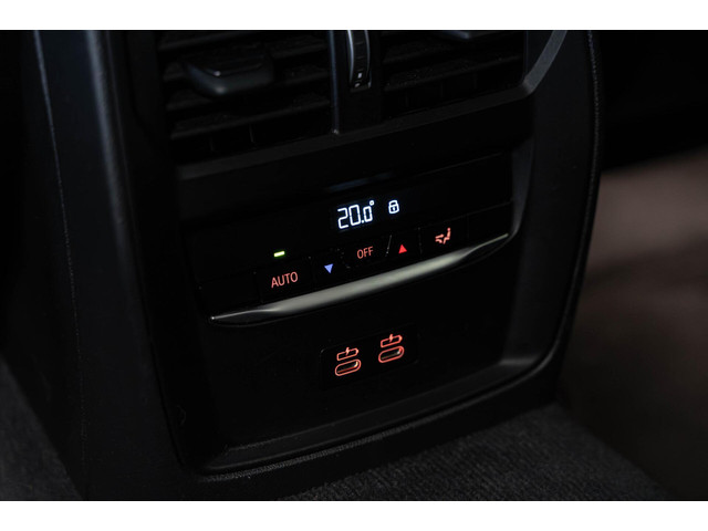 BMW 3 Serie 330e xDrive M Pano CarPlay 18' ACC Leder Camera