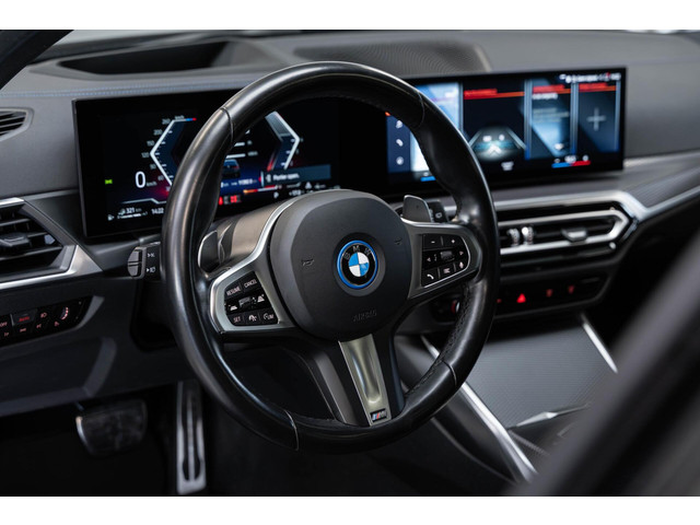 BMW 3 Serie 330e xDrive M 19' Pano ACC CarPlay Leder Camera