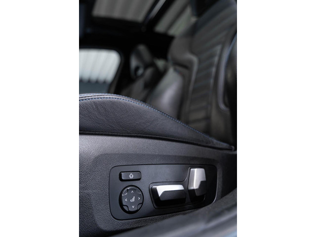 BMW 3 Serie 330e xDrive M 19' Pano ACC CarPlay Leder Camera