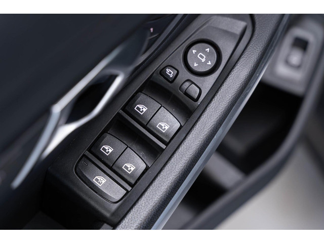 BMW 3 Serie 330e xDrive M 19' Pano ACC CarPlay Leder Camera