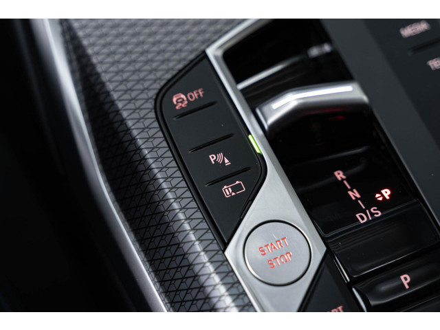 BMW 3 Serie 330e xDrive M 19' Pano ACC CarPlay Leder Camera