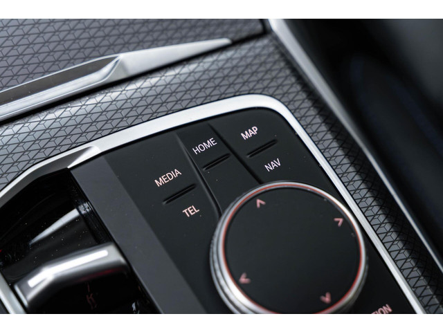 BMW 3 Serie 330e xDrive M 19' Pano ACC CarPlay Leder Camera