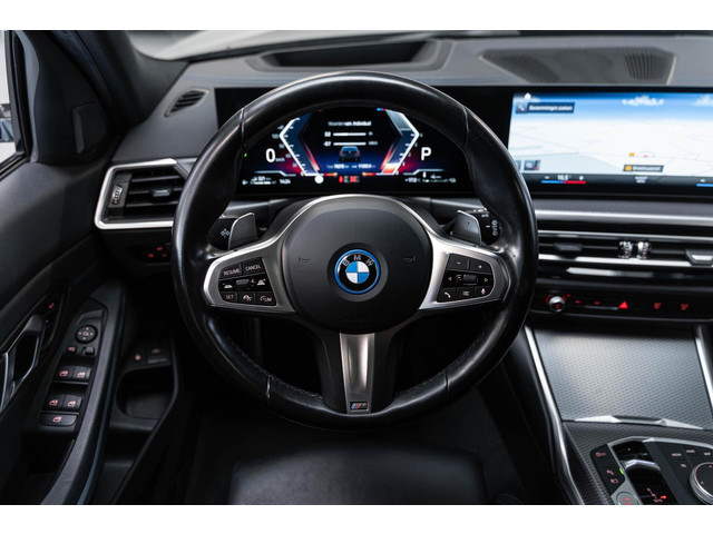 BMW 3 Serie 330e xDrive M 19' Pano ACC CarPlay Leder Camera