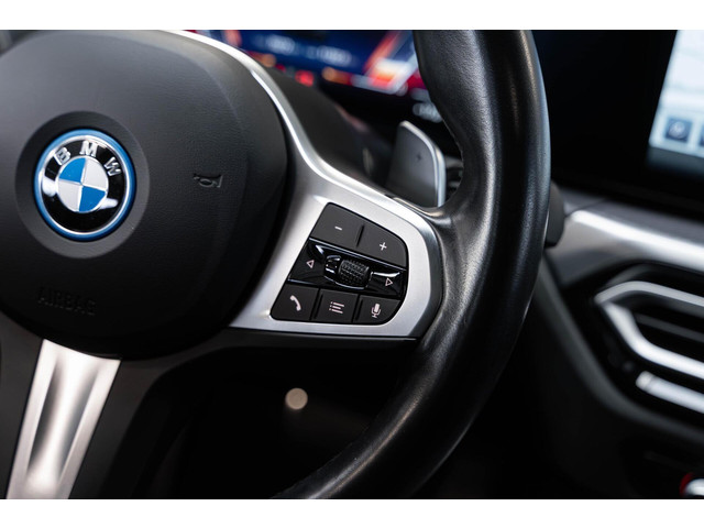 BMW 3 Serie 330e xDrive M 19' Pano ACC CarPlay Leder Camera