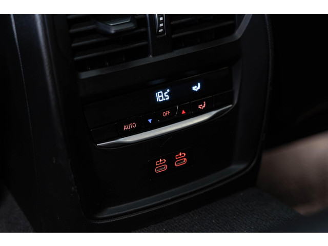 BMW 3 Serie 330e xDrive M 19' Pano ACC CarPlay Leder Camera