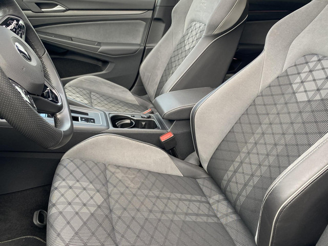 Volkswagen Golf 1.5 eTSI R-Line Virtual CP Pano IQ-light Sfeer Cam 19 Keyless