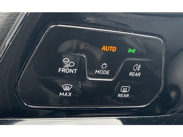 Volkswagen Golf 1.5 eTSI R-Line Virtual CP Pano IQ-light Sfeer Cam 19 Keyless