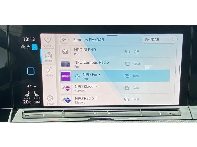 Volkswagen Golf 1.5 eTSI R-Line Virtual CP Pano IQ-light Sfeer Cam 19 Keyless