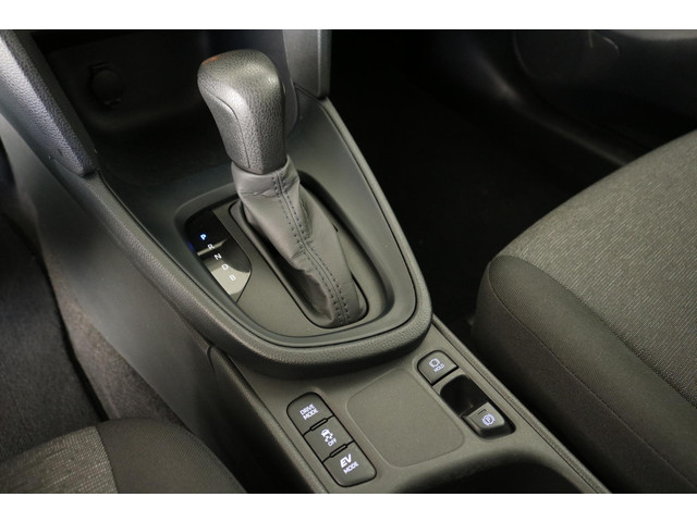 Toyota Yaris Cross 1.5 Hybrid Active, Parkeersensoren, Zwarte lichtmetalen velgen!