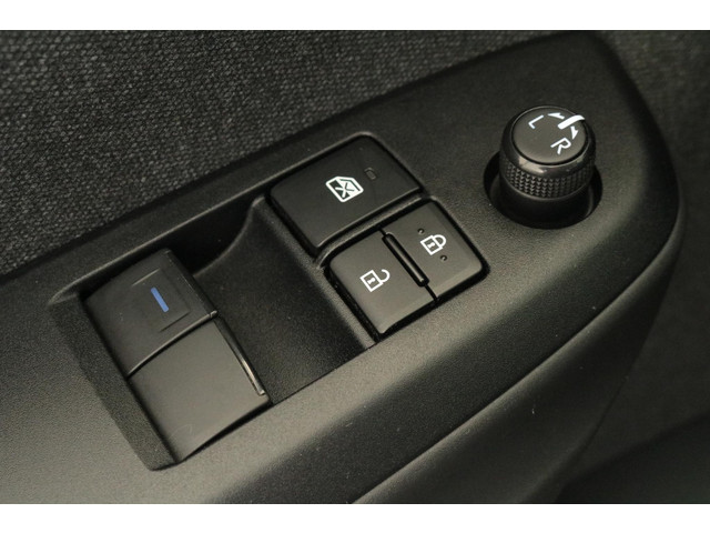 Toyota Yaris Cross 1.5 Hybrid Active, Parkeersensoren, Zwarte lichtmetalen velgen!