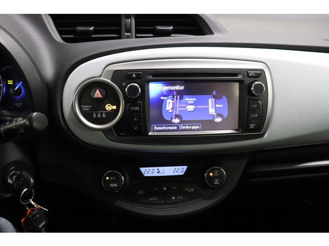 Toyota Yaris 1.5 Hybrid Aspiration, Dealer onderhouden, Climate & Cruise control, Parkeercamera!