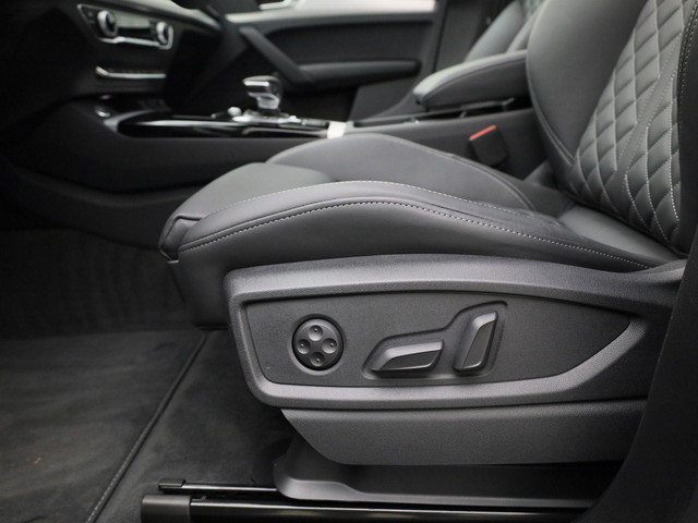 Audi Q5 55 TFSIe 270kW 367pk quattro S Line · Panoramadak · Leder · Trekhaak · 360 gr. Camera · Apple Android Car Play · Adaptive Cruise
