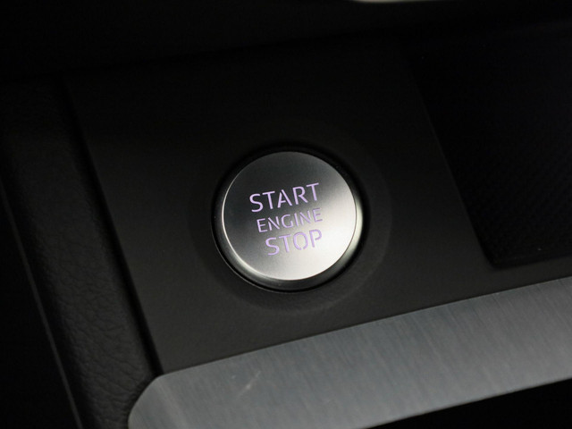 Audi Q5 55 TFSIe 270kW 367pk quattro S Line · Panoramadak · Leder · Trekhaak · 360 gr. Camera · Apple Android Car Play · Adaptive Cruise