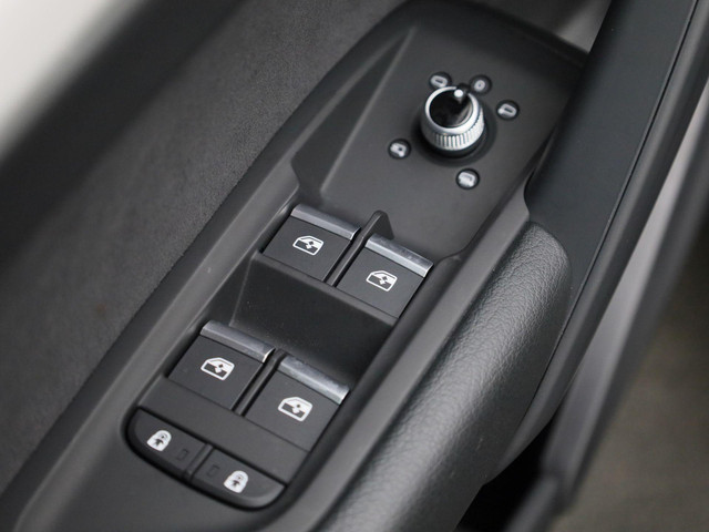 Audi Q5 55 TFSIe 270kW 367pk quattro S Line · Panoramadak · Leder · Trekhaak · 360 gr. Camera · Apple Android Car Play · Adaptive Cruise