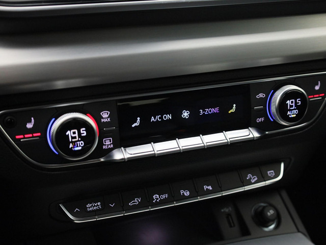Audi Q5 55 TFSIe 270kW 367pk quattro S Line · Panoramadak · Leder · Trekhaak · 360 gr. Camera · Apple Android Car Play · Adaptive Cruise
