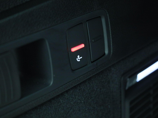 Audi Q5 55 TFSIe 270kW 367pk quattro S Line · Panoramadak · Leder · Trekhaak · 360 gr. Camera · Apple Android Car Play · Adaptive Cruise