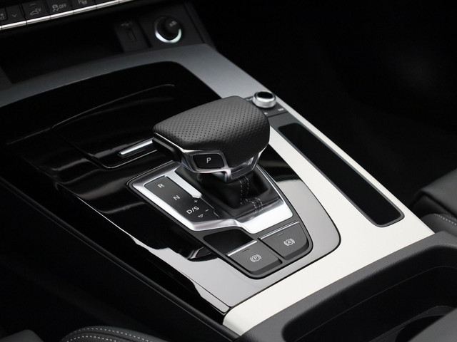 Audi Q5 55 TFSIe 270kW 367pk quattro S Line · Panoramadak · Leder · Trekhaak · 360 gr. Camera · Apple Android Car Play · Adaptive Cruise