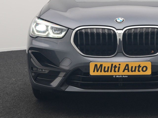 BMW X1 xDrive25e Sportline Plug In Hybrid 221pk Dealer O.H. PHEV | Trekhaak | Camera | Sfeerverlichting | Keyless | Sportstoelen Verwar