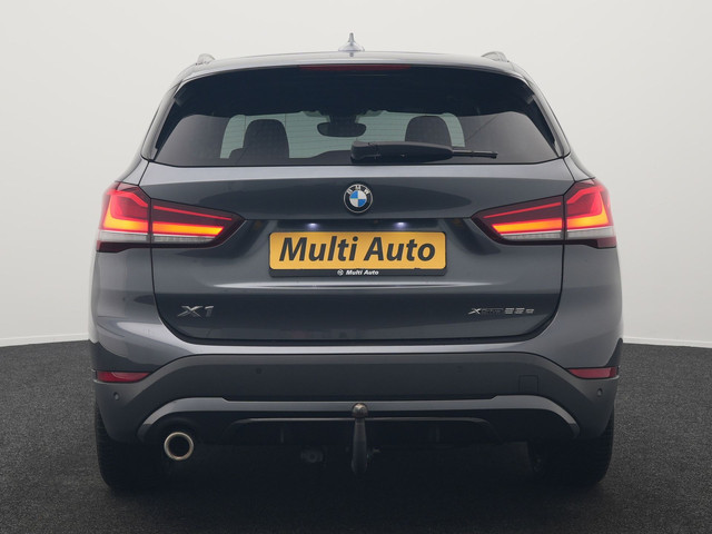 BMW X1 xDrive25e Sportline Plug In Hybrid 221pk Dealer O.H. PHEV | Trekhaak | Camera | Sfeerverlichting | Keyless | Sportstoelen Verwar