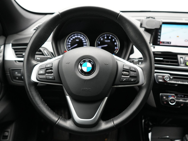 BMW X1 xDrive25e Sportline Plug In Hybrid 221pk Dealer O.H. PHEV | Trekhaak | Camera | Sfeerverlichting | Keyless | Sportstoelen Verwar