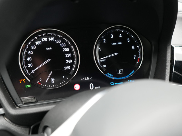 BMW X1 xDrive25e Sportline Plug In Hybrid 221pk Dealer O.H. PHEV | Trekhaak | Camera | Sfeerverlichting | Keyless | Sportstoelen Verwar