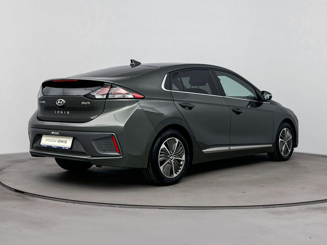 Hyundai IONIQ 1.6 GDi PHEV Comfort | Stoel + stuurverwarming | Navigatie | Camera | Adaptive cruise |