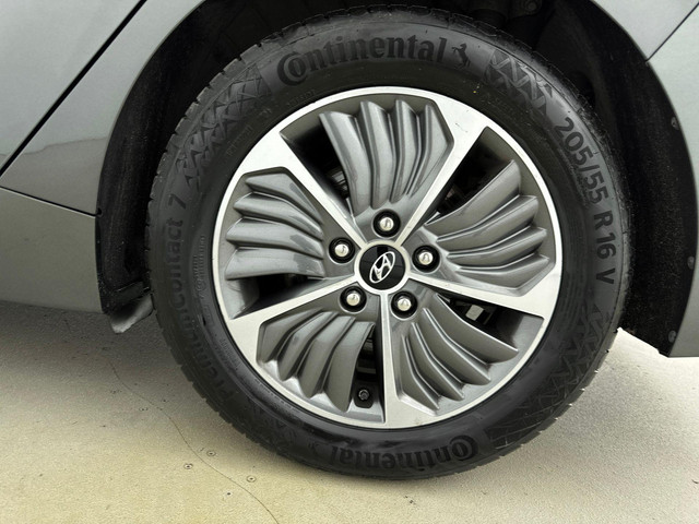 Hyundai IONIQ 1.6 GDi PHEV Comfort | Stoel + stuurverwarming | Navigatie | Camera | Adaptive cruise |