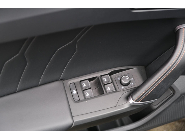 CUPRA Leon Sportstourer 1.4 e-Hybrid 204PK Virtual Navi Pano Cam Led Acc