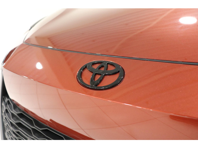 Toyota C-HR 2.0 Plug-in Hybrid 220 Dynamic, Zwarte 18 inch velgen & Logo's, Oranje Accenten en Remklauwen, Stuur & Stoelverwarming!