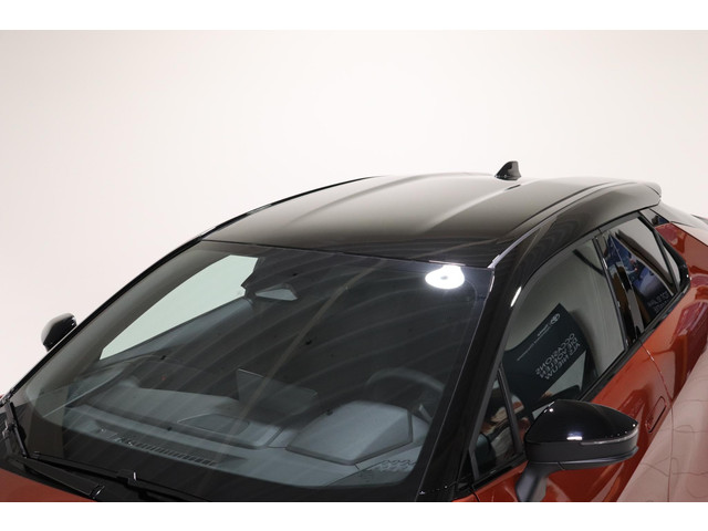 Toyota C-HR 2.0 Plug-in Hybrid 220 Dynamic, Zwarte 18 inch velgen & Logo's, Oranje Accenten en Remklauwen, Stuur & Stoelverwarming!