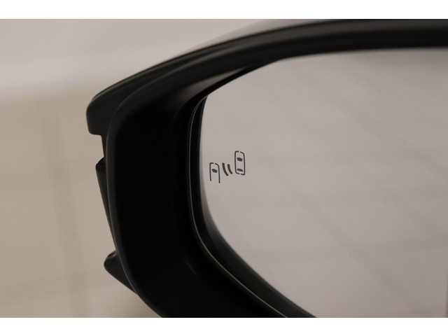 Toyota C-HR 2.0 Plug-in Hybrid 220 Dynamic, Zwarte 18 inch velgen & Logo's, Oranje Accenten en Remklauwen, Stuur & Stoelverwarming!