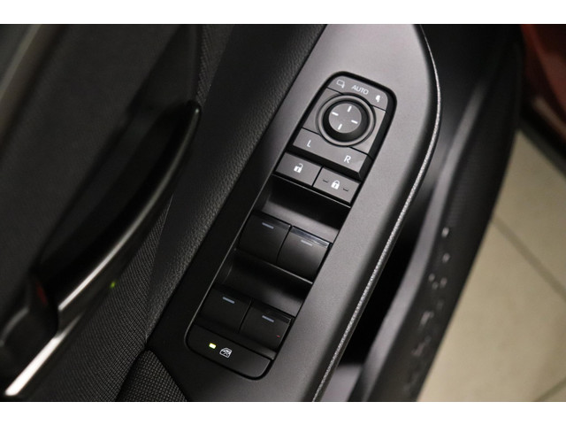 Toyota C-HR 2.0 Plug-in Hybrid 220 Dynamic, Zwarte 18 inch velgen & Logo's, Oranje Accenten en Remklauwen, Stuur & Stoelverwarming!