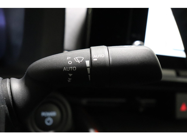 Toyota C-HR 2.0 Plug-in Hybrid 220 Dynamic, Zwarte 18 inch velgen & Logo's, Oranje Accenten en Remklauwen, Stuur & Stoelverwarming!