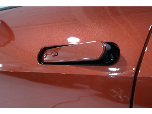 Toyota C-HR 2.0 Plug-in Hybrid 220 Dynamic, Zwarte 18 inch velgen & Logo's, Oranje Accenten en Remklauwen, Stuur & Stoelverwarming!