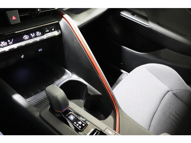 Toyota C-HR 2.0 Plug-in Hybrid 220 Dynamic, Zwarte 18 inch velgen & Logo's, Oranje Accenten en Remklauwen, Stuur & Stoelverwarming!