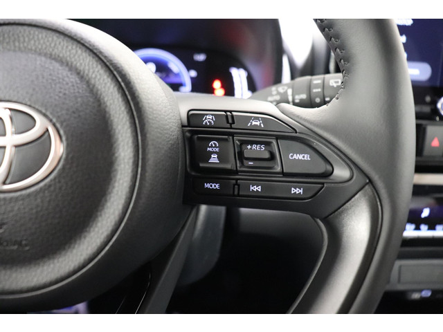 Toyota Yaris Cross 1.5 Hybrid 130 Dynamic, Comfort Pack, BSM, Stoel & Stuur verwarming, Inruilpremie €1.000,- !
