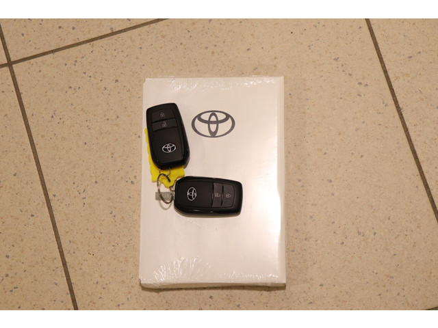 Toyota Yaris Cross 1.5 Hybrid 130 Dynamic, Comfort Pack, BSM, Stoel & Stuur verwarming, Inruilpremie €1.000,- !