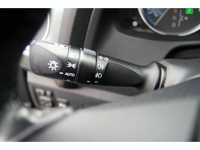 Toyota Auris Touring Sports 1.8 Hybrid Dynamic Clima,Cruise,camera,RIJKLAARPRIJS!!