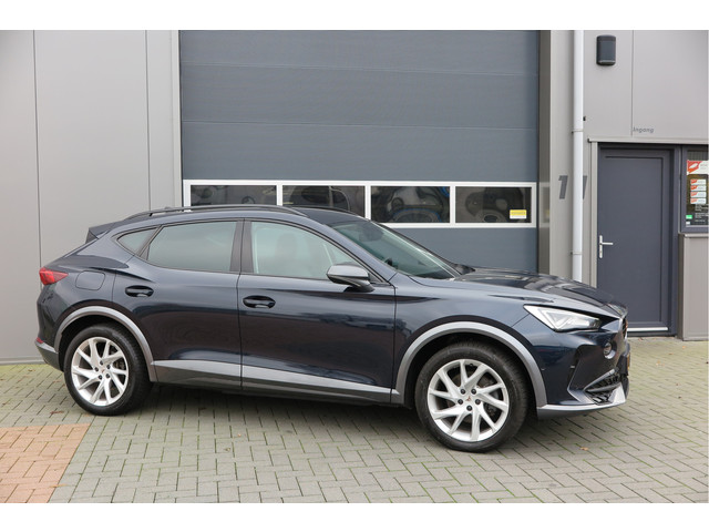 CUPRA Formentor 1.4 e-Hybrid 204pk Business. Led , Trekhaak , PDC , Clima, Stuurwiel verwarmd , LMV , Carplay, etc .