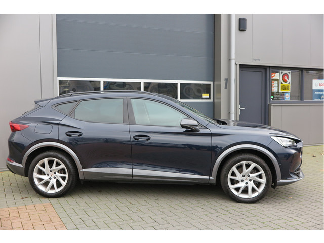 CUPRA Formentor 1.4 e-Hybrid 204pk Business. Led , Trekhaak , PDC , Clima, Stuurwiel verwarmd , LMV , Carplay, etc .