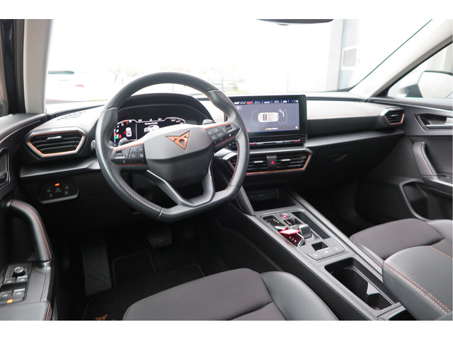 CUPRA Formentor 1.4 e-Hybrid 204pk Business. Led , Trekhaak , PDC , Clima, Stuurwiel verwarmd , LMV , Carplay, etc .