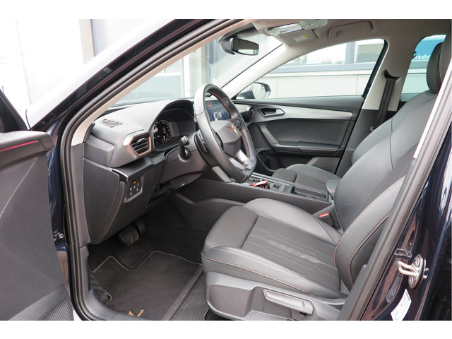 CUPRA Formentor 1.4 e-Hybrid 204pk Business. Led , Trekhaak , PDC , Clima, Stuurwiel verwarmd , LMV , Carplay, etc .